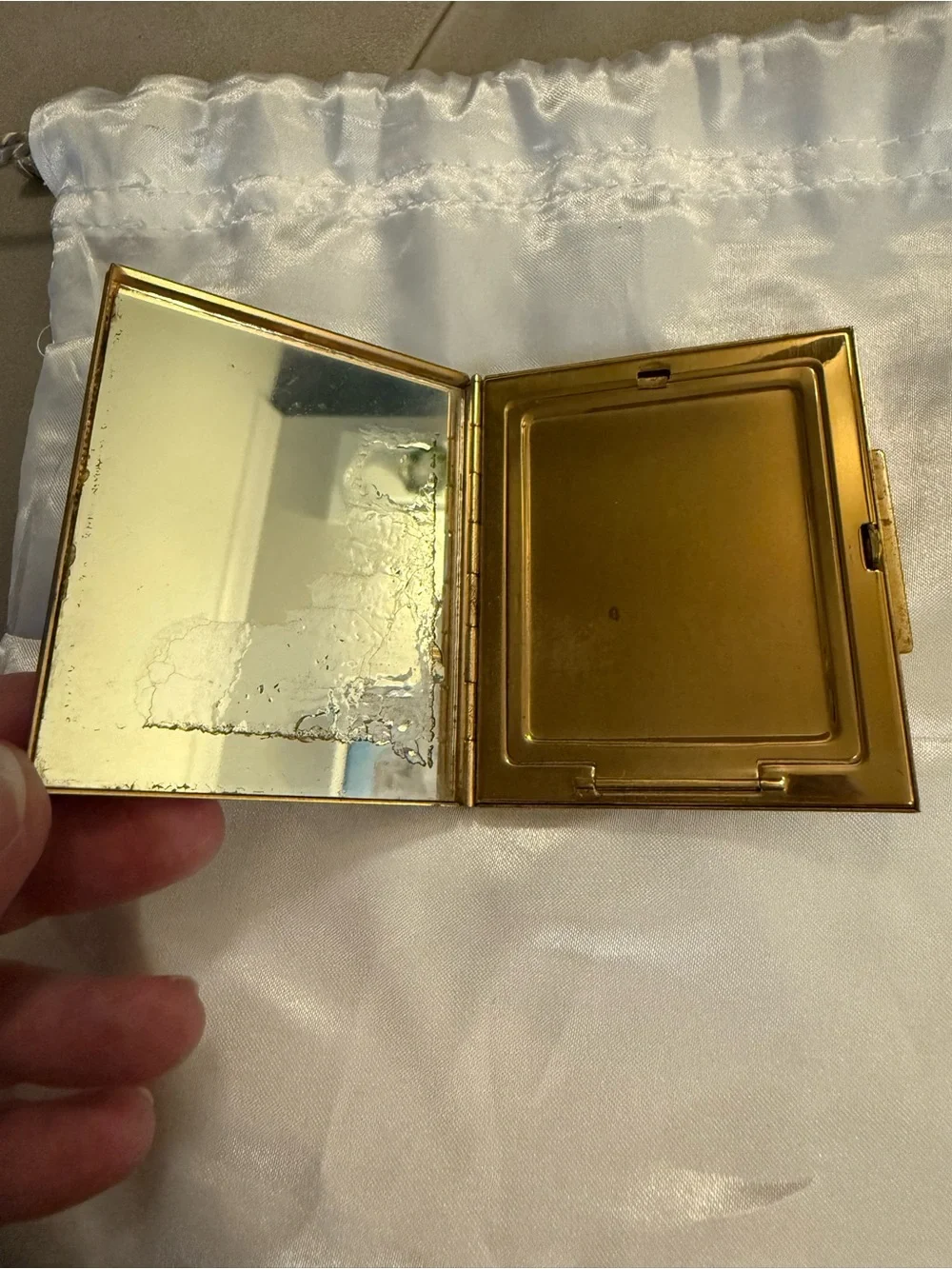 Vintage Whiting & Davis Powder Compact